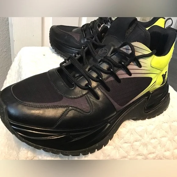 Louis Vuitton Shoes - Picture 2 of 12